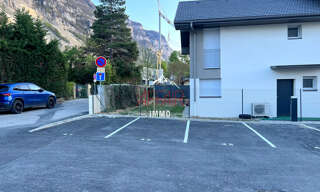 Garage   m² à louer à Étrembières (74100)