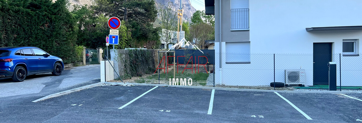 Garage   m² à louer à Étrembières (74100)