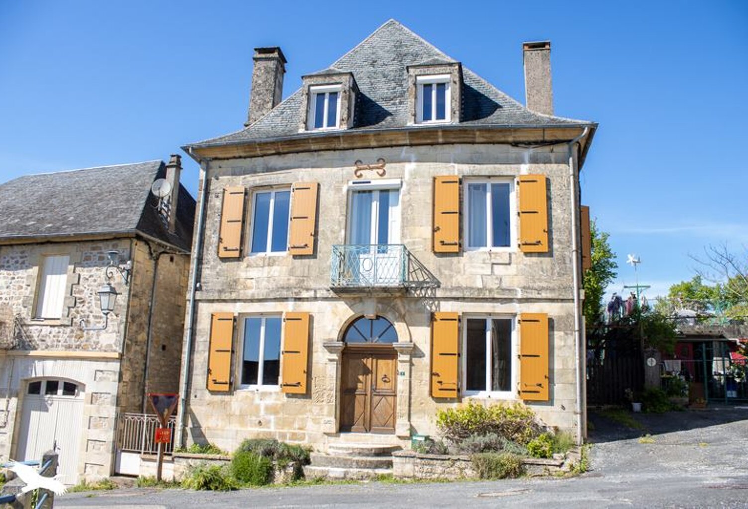 Maison de bourg de 8 pièces principales — photo 1