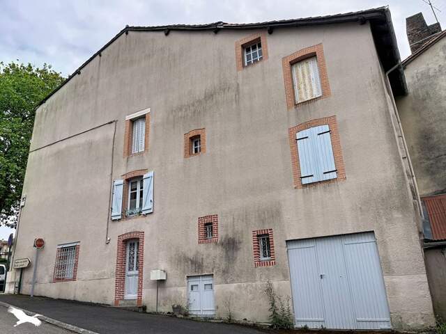 Maison de ville de 8 pièces principales — photo du bien