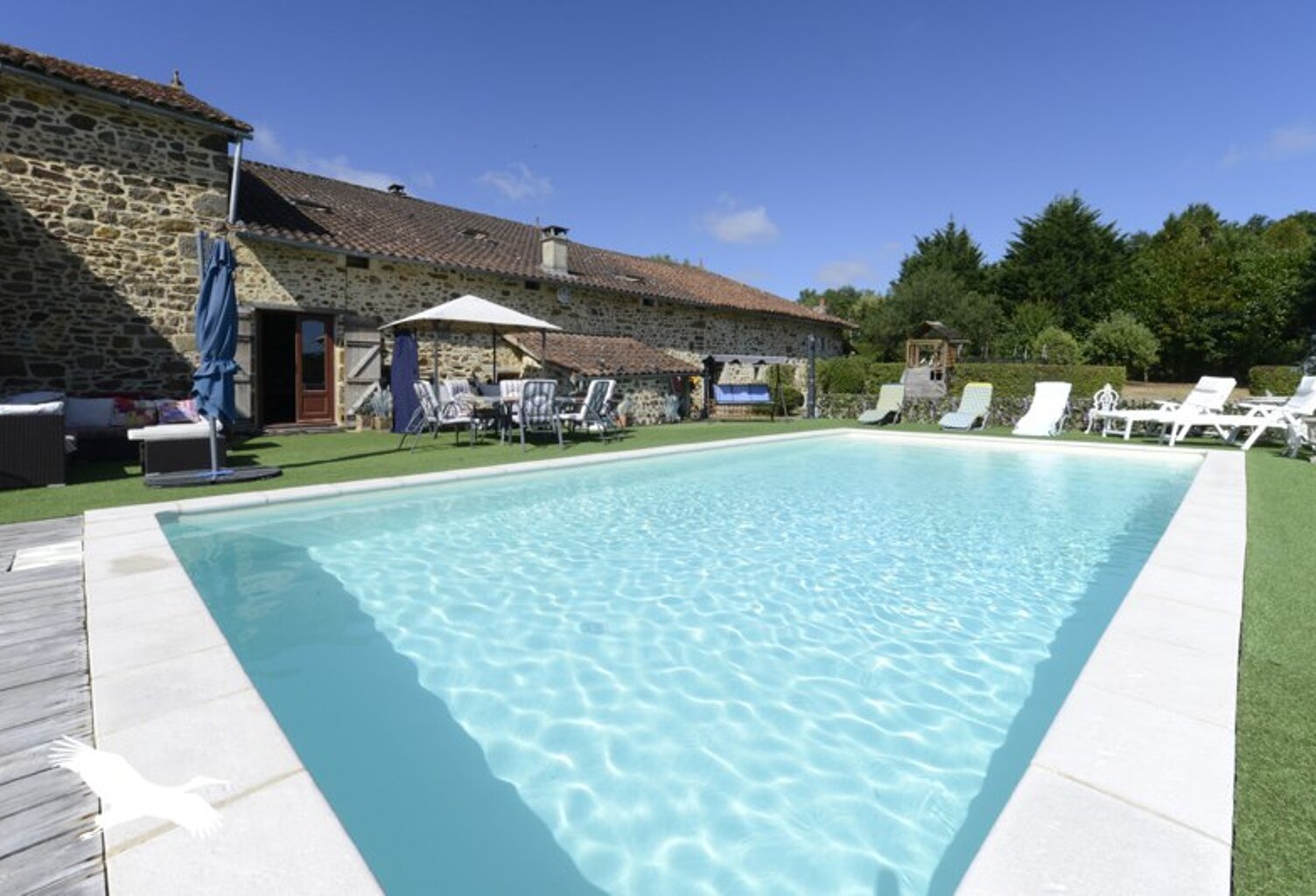 Maison en pierre de 6 pièces principales — photo 1