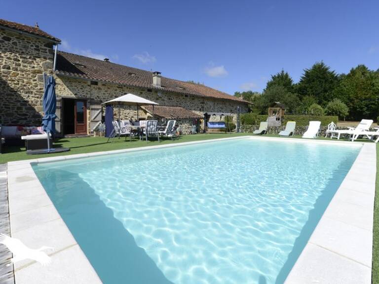 Maison en pierre de 6 pièces principales — photo 1
