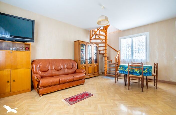 Maison en pierre de 6 pièces principales — photo 2