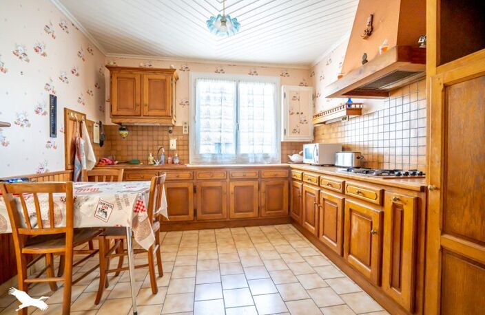 Maison en pierre de 6 pièces principales — photo 5