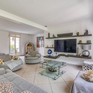 Maison 5 pièces 899000 €