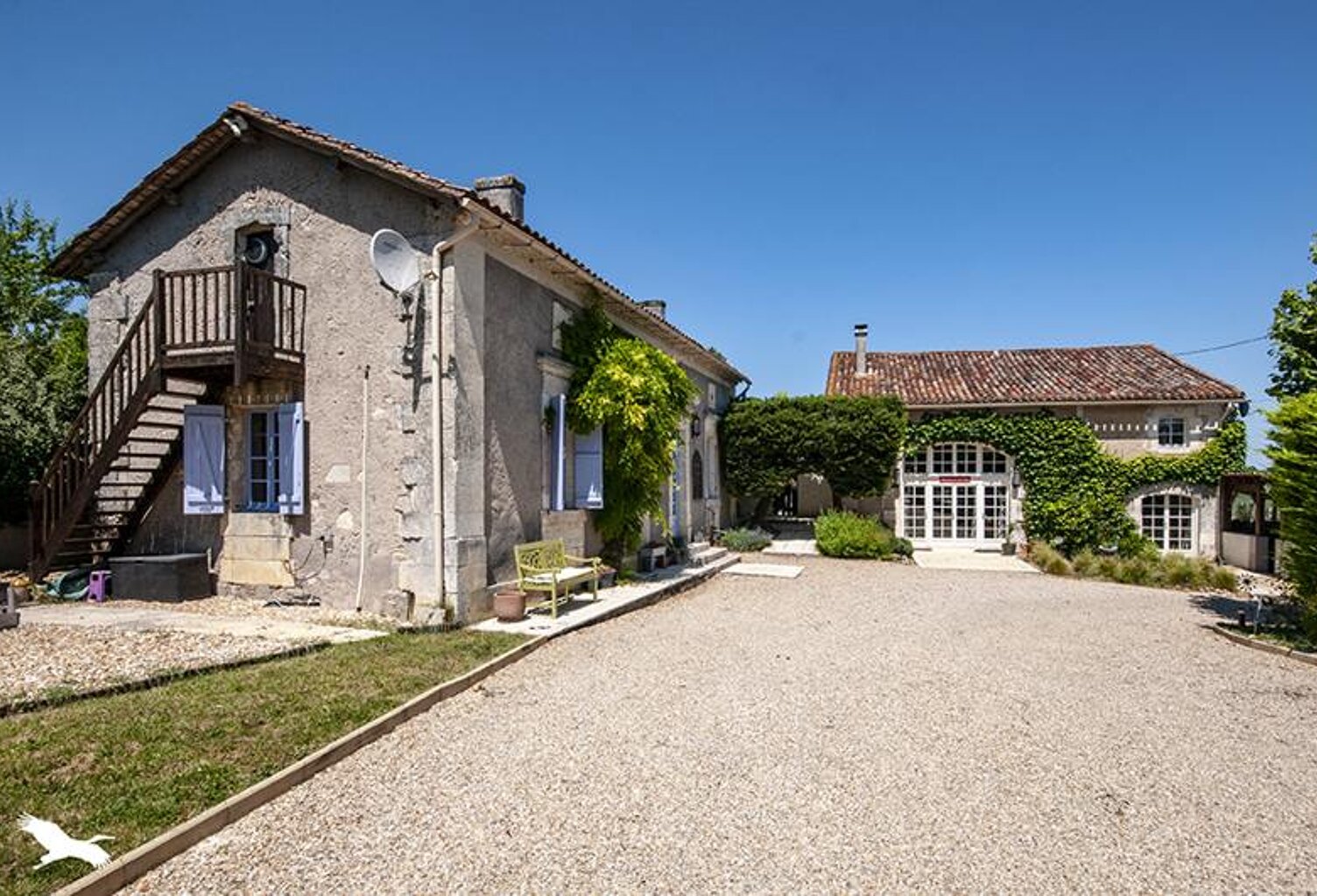 Maison en pierre de 6 pièces principales — photo 1