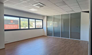 Commerce  35 m² à louer à La Fare-les-Oliviers (13580)