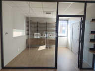 Local commercial La Fare Les Oliviers 152.4 m2 — photo 4