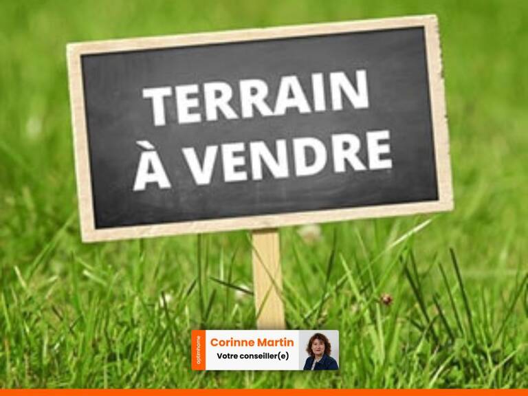 Terrain constructible, proche bourg, au calme — photo 1