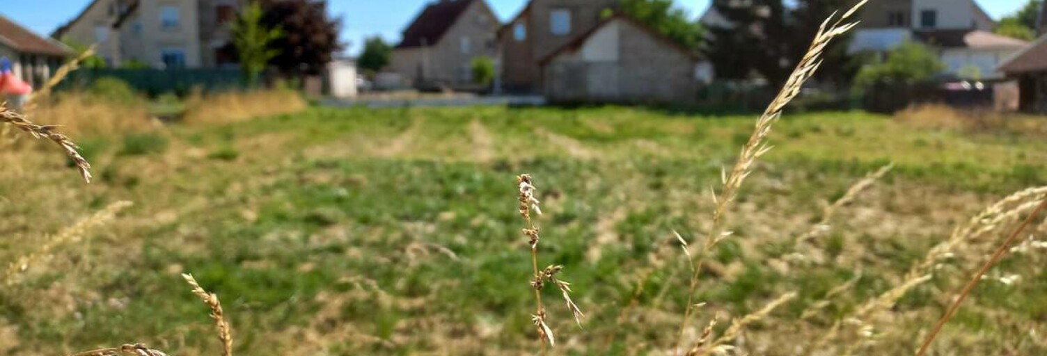 Terrain  1071 m² à vendre à Ciry-le-Noble (71420)