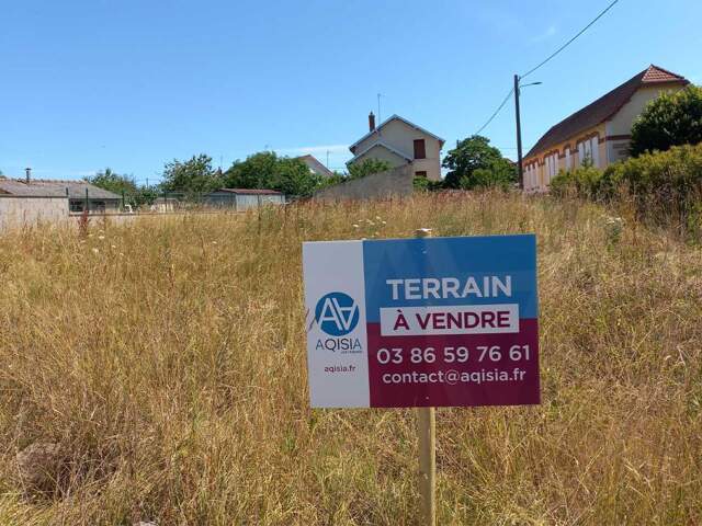 Terrain à bâtir - 768 m² — photo du bien