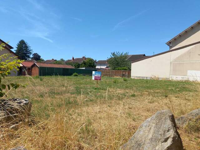 Terrain à bâtir - 857 m² — photo du bien