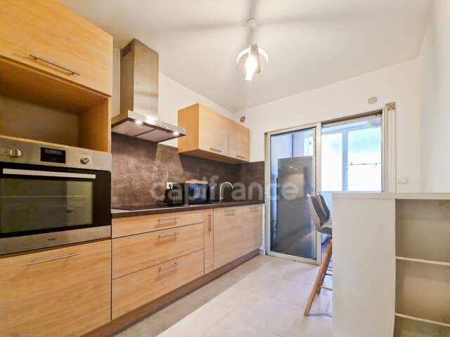 Ajaccio, Route des Sanguinaires, proche plages,  à proximités des commerces, appartement T2 — photo du bien