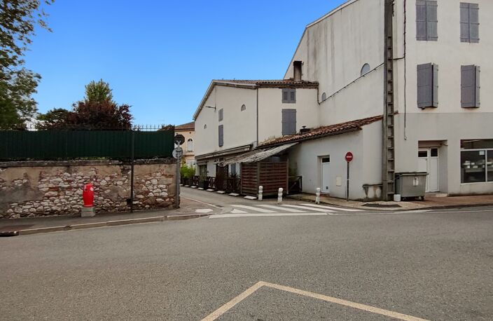 Immeuble de caractère – Centre-ville Villeneuve-sur-Lot (47)– 620 m² – Fort potentiel — photo 2