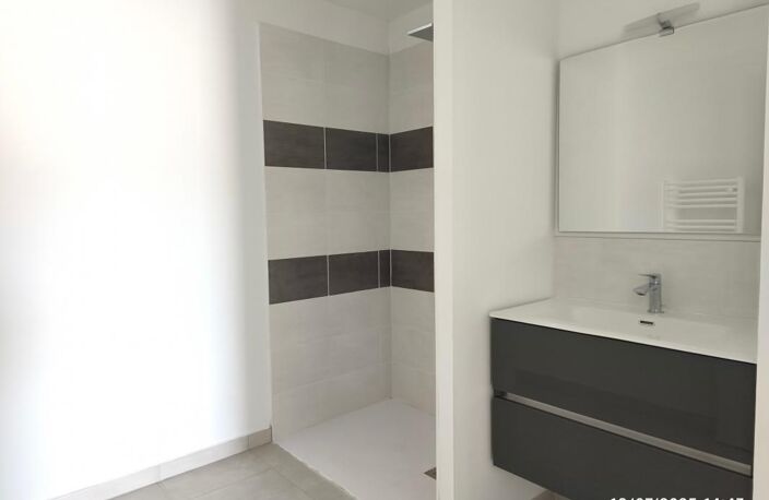 Appartement À Vendre — photo 3