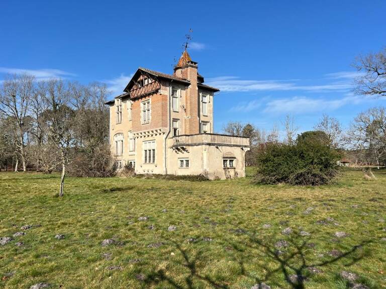 Ensemble immobilier de caractère avec 7 hectares de terrain — photo 1