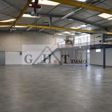 Local industriel  4200 €