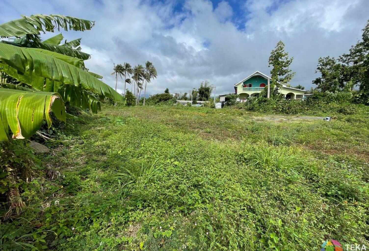 TEKA IMMO VOUS PROPOSE A VENDRE DES PARCELLES DE 300M²  SUR ST BENOIT, A MOINS DE 5 MINUTES DU GHER, ILE DE LA REUNION — photo 1