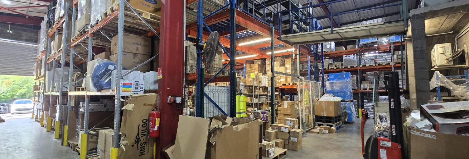 Local industriel  1200 m² à louer à Le Port (97420)