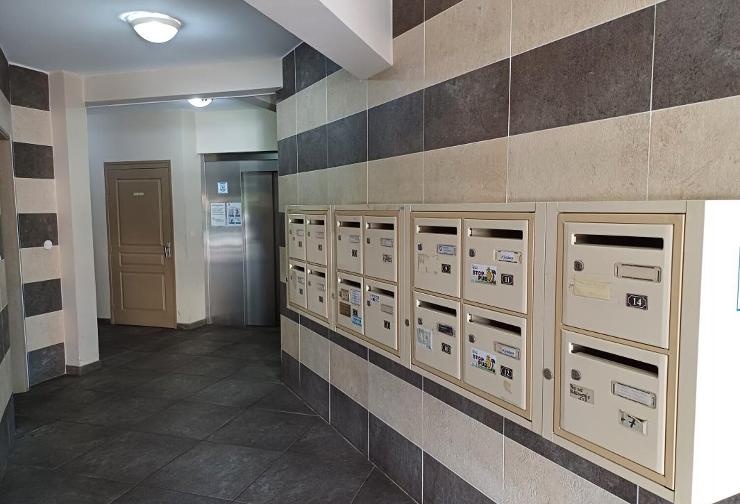 Bureaux  en RDC de 86.82 m² — photo 1
