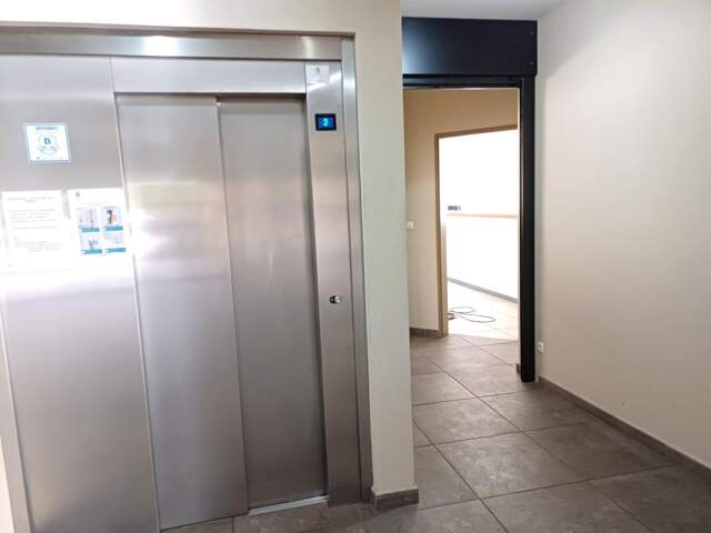 Bureaux 72.29 m² Sainte-Clotilde — photo du bien