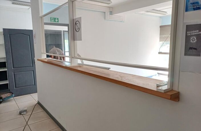 Bureaux 72.29 m² Sainte-Clotilde — photo 2