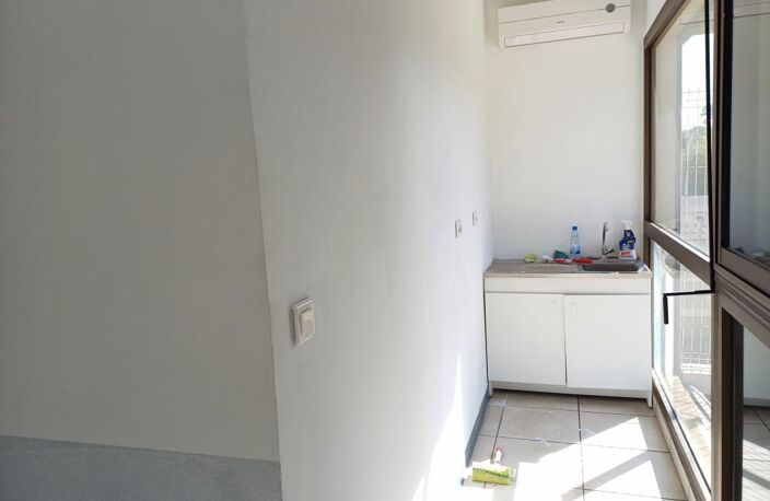 Bureaux 72.29 m² Sainte-Clotilde — photo 4