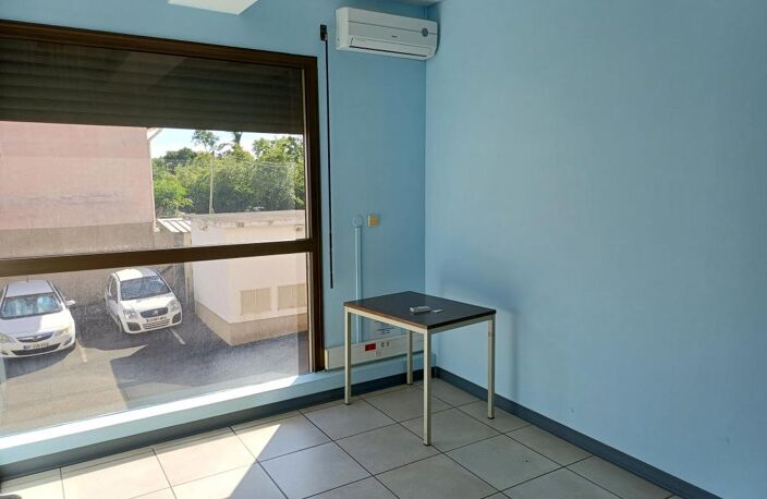 Bureaux 72.29 m² Sainte-Clotilde — photo 5