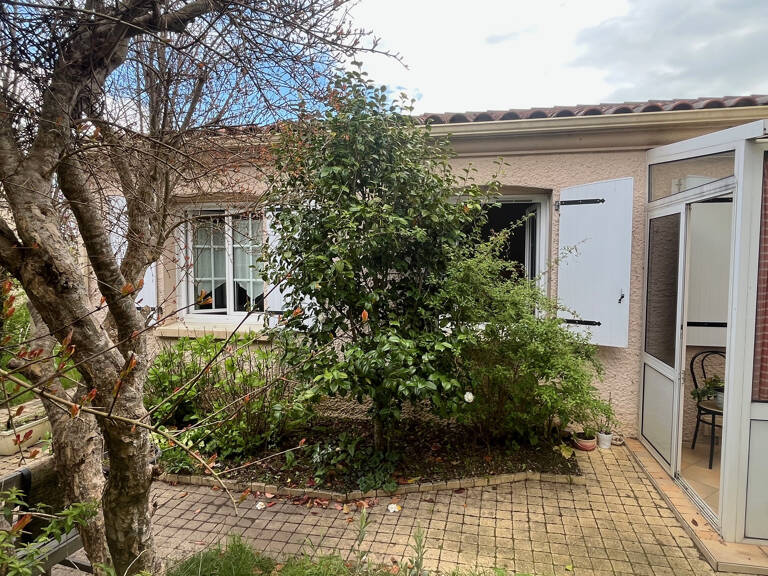A quelque minutes à pied des commerces — photo 1