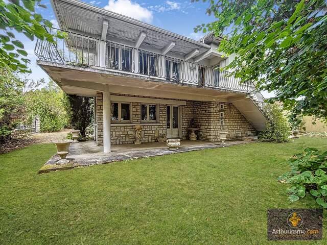 Maison en pierre avec fort potentiel — photo du bien