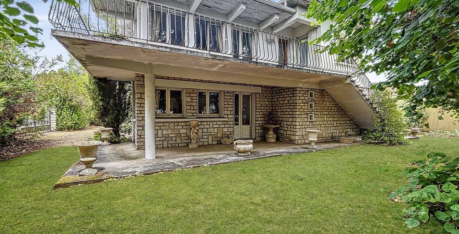 Maison en pierre avec fort potentiel — photo 1