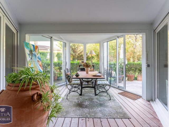 Appartement 2 pièces 65 m² à Bordeaux — photo du bien