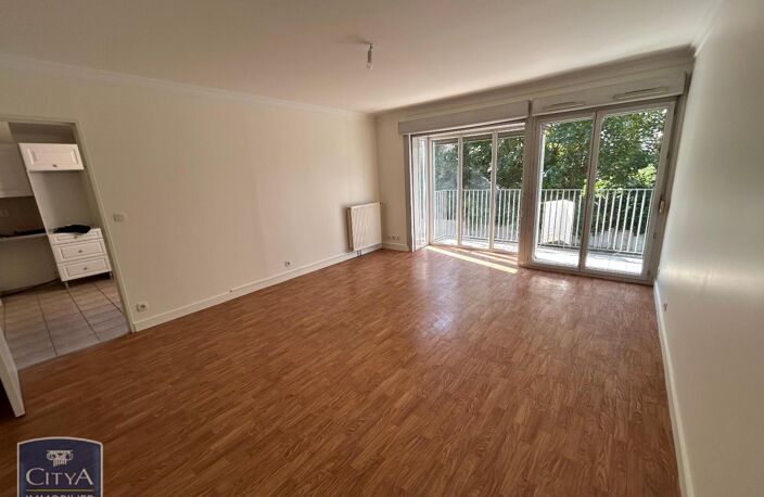 Location appartement 3 pièces 80 m² à Tours (37000) — photo 3