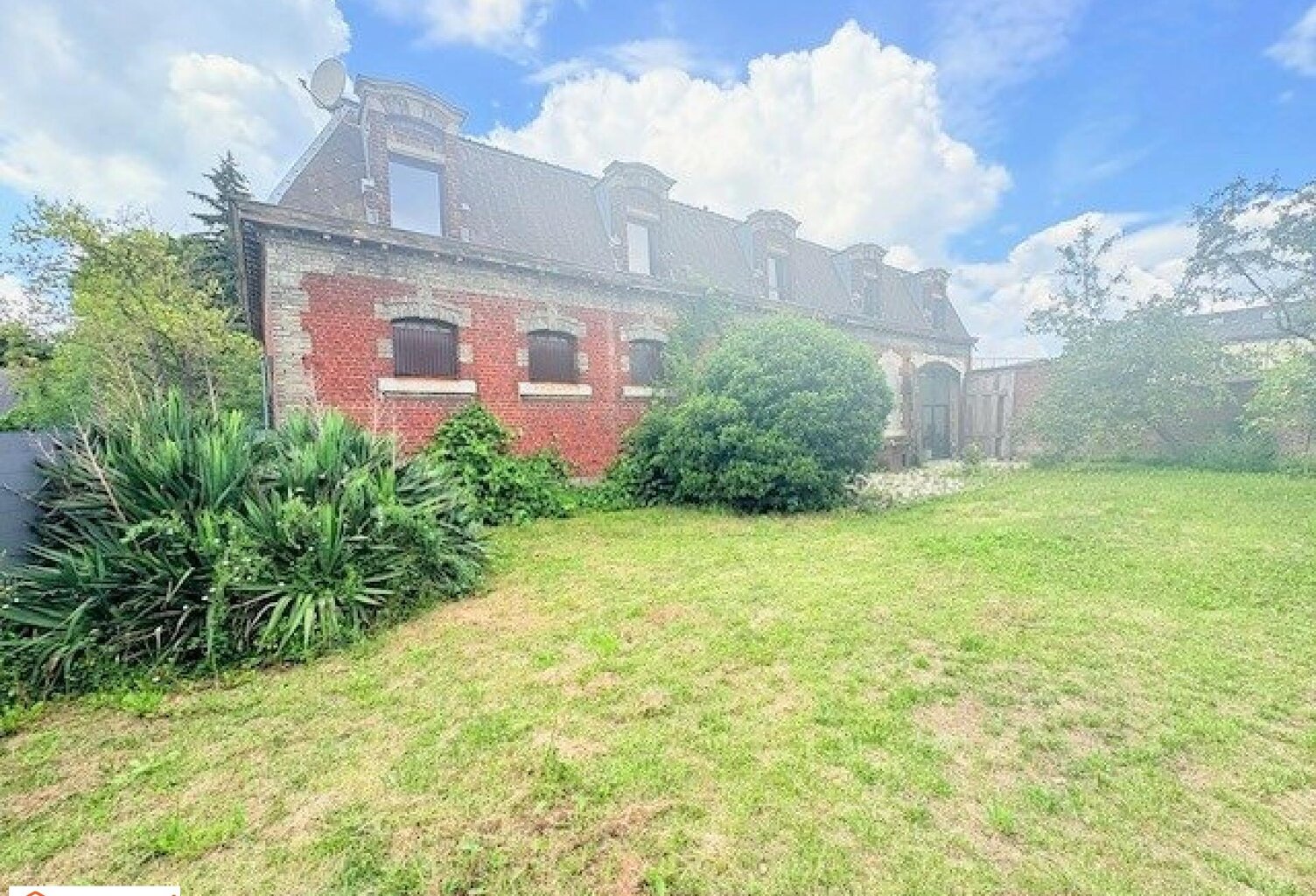 Anzin : Bien d'exception, ancienne grange (anciennes écuries) partiellement rénovée sur 621 m² de terrain — photo 1