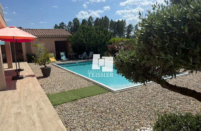 Villa — photo 2