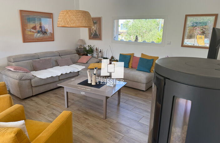 Villa — photo 3