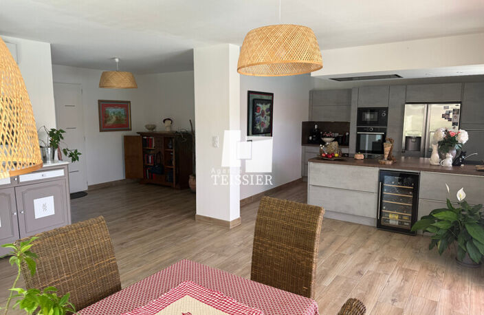 Villa — photo 5