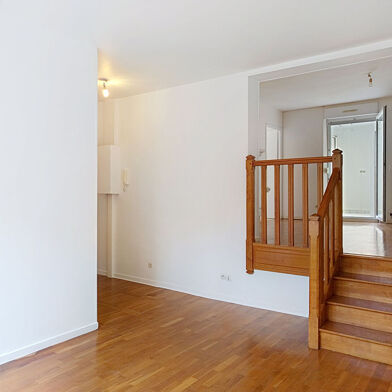 Appartement 6 pièces 1160 €