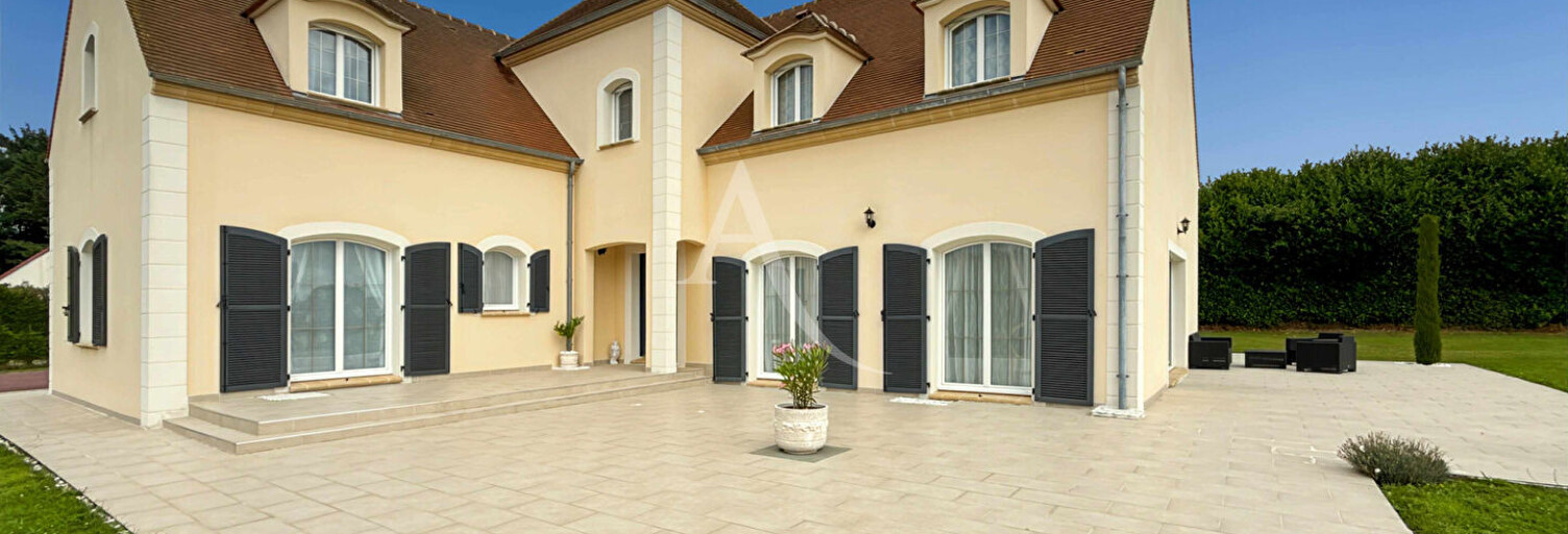 Maison 8 Pièces 327 m² à vendre à Étrépagny (27150)