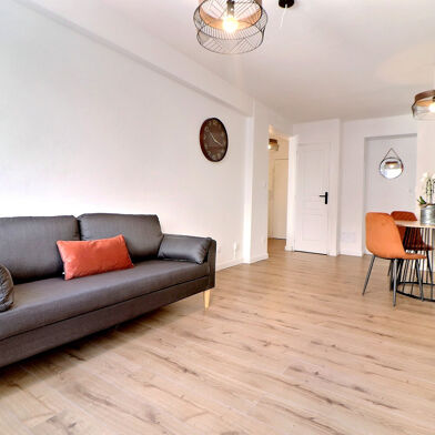 Appartement 3 pièces 242000 €