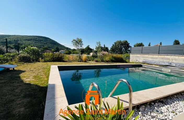 Villa — photo 2