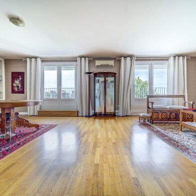 Appartement 7 pièces 340000 €