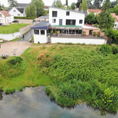 Commerce  645000 €