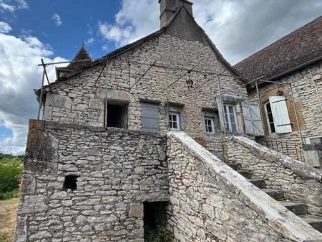 Maison de bourg de 6 pièces principales — photo du bien