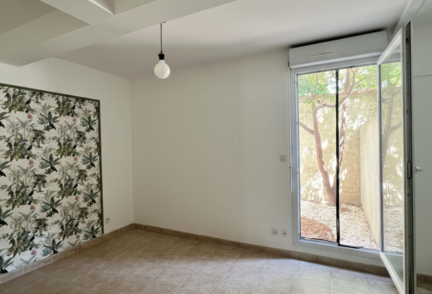 Pres des remparts, appartement  de type 2 dans résidence sécurisée — photo 1