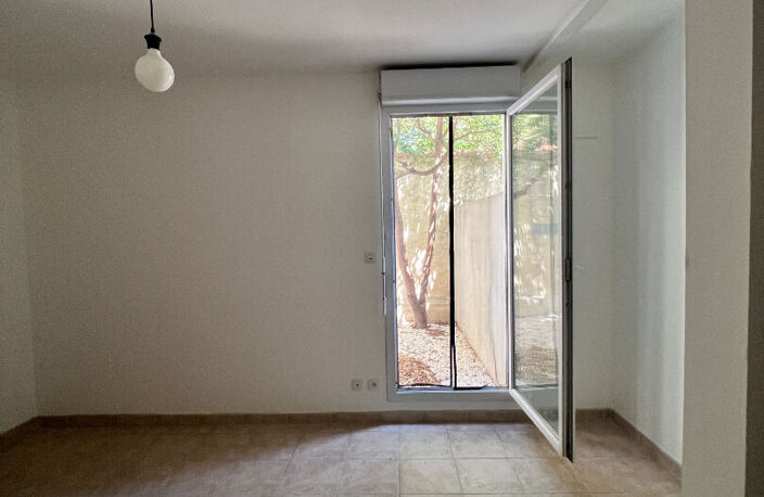 Pres des remparts, appartement  de type 2 dans résidence sécurisée — photo 4