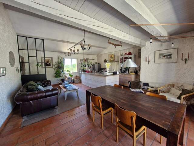Pays de Banon, maison rénovée, avec chambre hôte et gite, jardin à la campagne — photo du bien