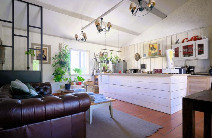 Pays de Banon, maison rénovée, avec chambre hôte et gite, jardin à la campagne — photo 3