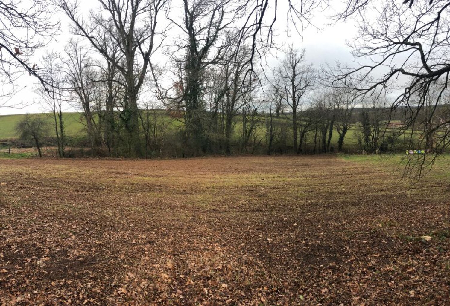 Terrain constructible Vallon En Sully 1899 m2 — photo 1
