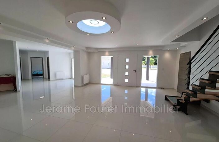 Maison contemporaine de standing avec dépendances, en bout d — photo 4